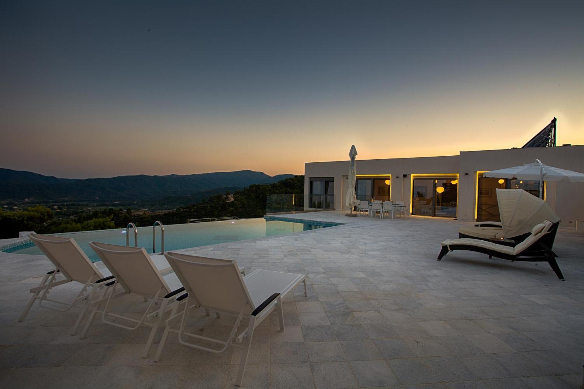 Villa White Pearl Sarti Bagian luar foto